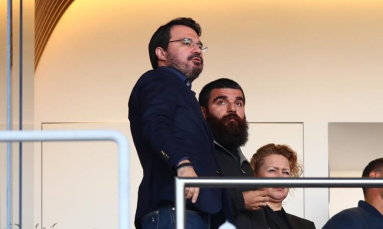 Στα αποδυτήρια του ΠΑΟΚ Γιώργος και Νίκος Σαββίδης!
