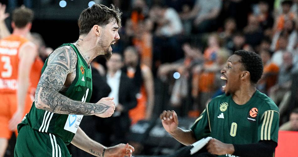 Βαλένθια – Παναθηναϊκός 105-107: Με τρομερό buzzer beater του Χέιζ Ντέιβις ο Παναθηναϊκός αγκάλιασε το Final Four