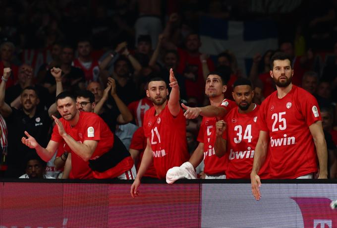 Ο Ολυμπιακός τελείωσε το ματς χωρίς να αγωνιστεί δευτερόλεπτο Έλληνας παίκτης!