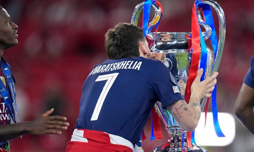 Κορυφαίος ποδοσφαιριστής του φετινού Champions League ο Κβαρατσχέλια